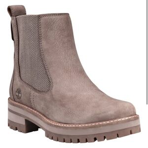 Timberland Women’s CourmayeurValley Chelsea Boot in Taupe